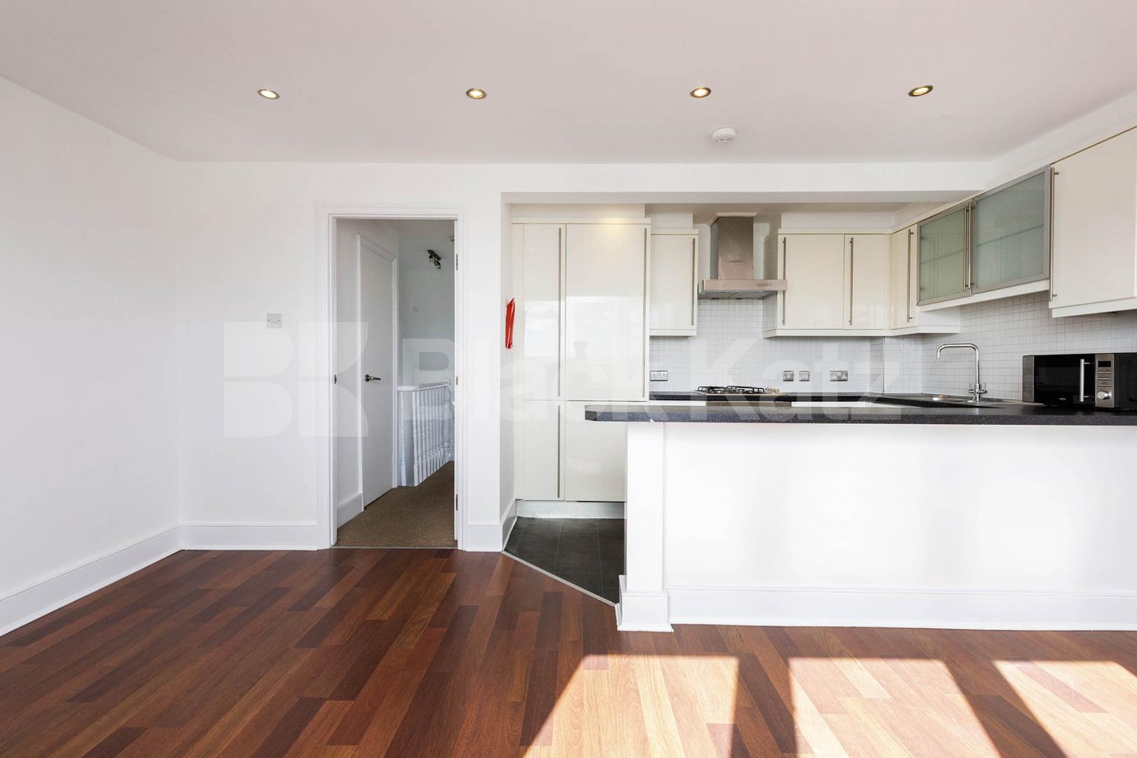 Beautiful three double bedroom flat set in a period conversion mins to tube Marlborough Road, Upper Holloway